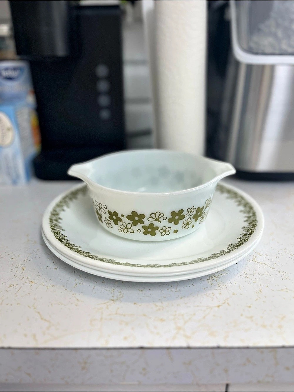 Pyrex Spring Blossom Green (Crazy Daisy) Dinnerware Set White & Green